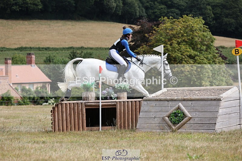 250802A-115557-01888 - A-021-Issy.Baldock-FREDDIE