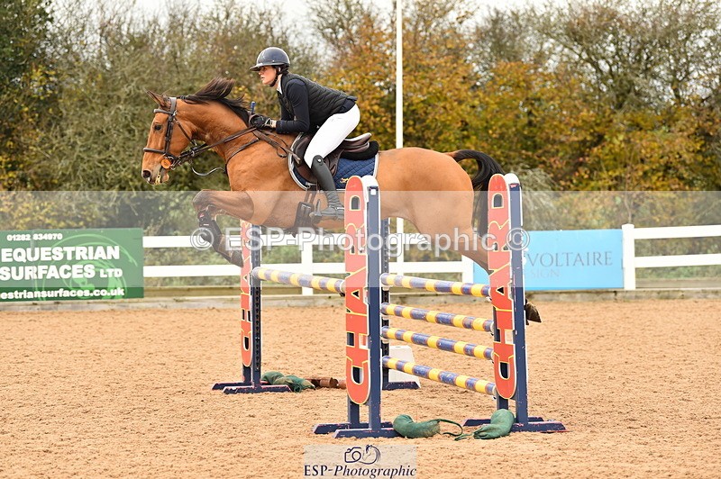 231122A-125550-00375 - Cls 4 Newcomers & 1.10m Open