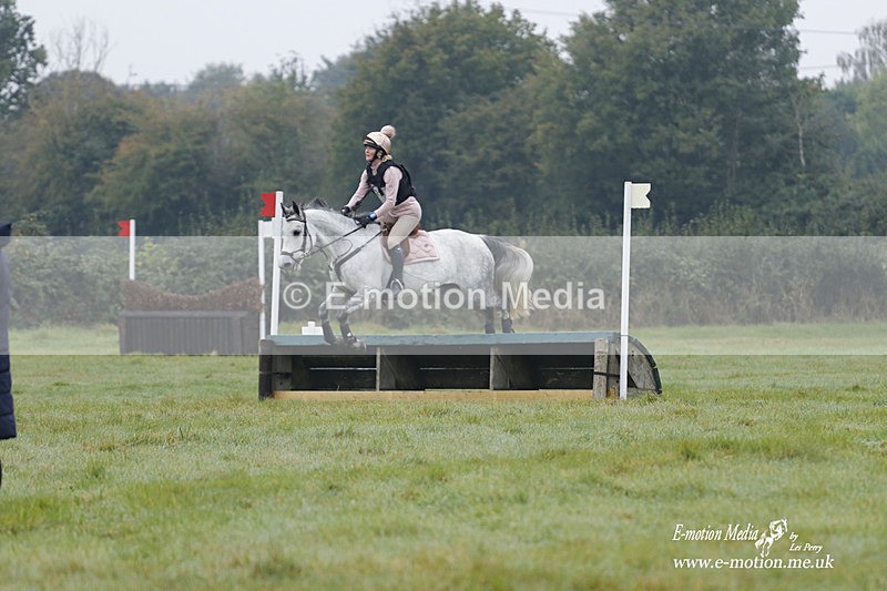 WWHT 171021 0526 - Novice Restricted (0.80m)  17/10/21
