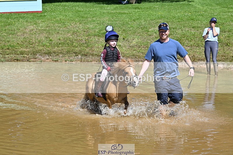 240728B-111502-01273 - Gemma's Group XC