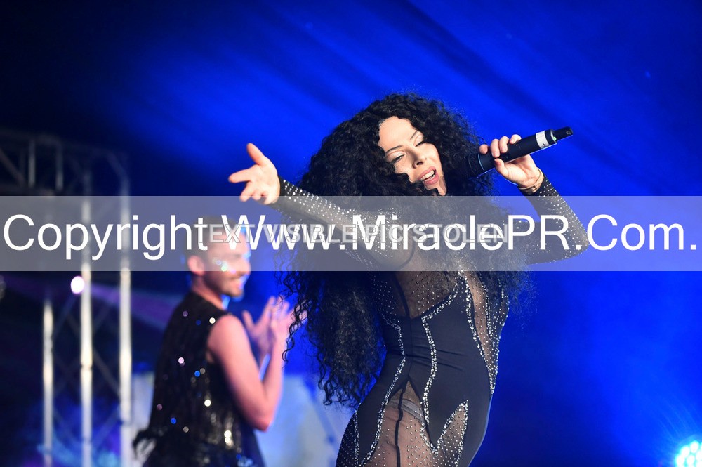 SH4_6839 - The Cher Experience