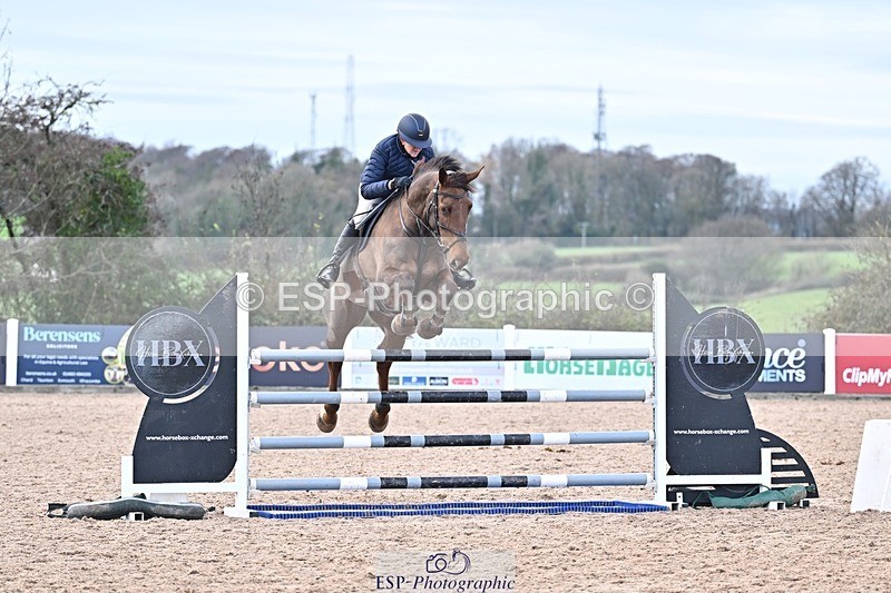 251126-133443-00596 - Cls 5 Foxhunter and 1.20m