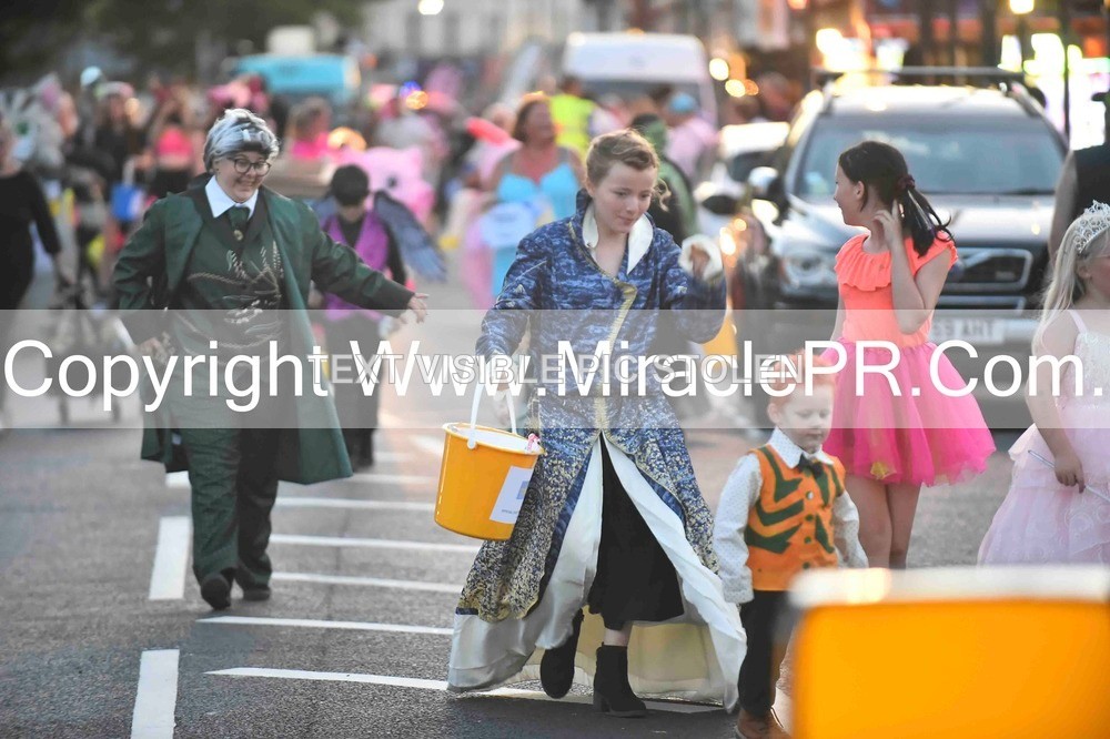 SH4_4032 - Carnival Procession.