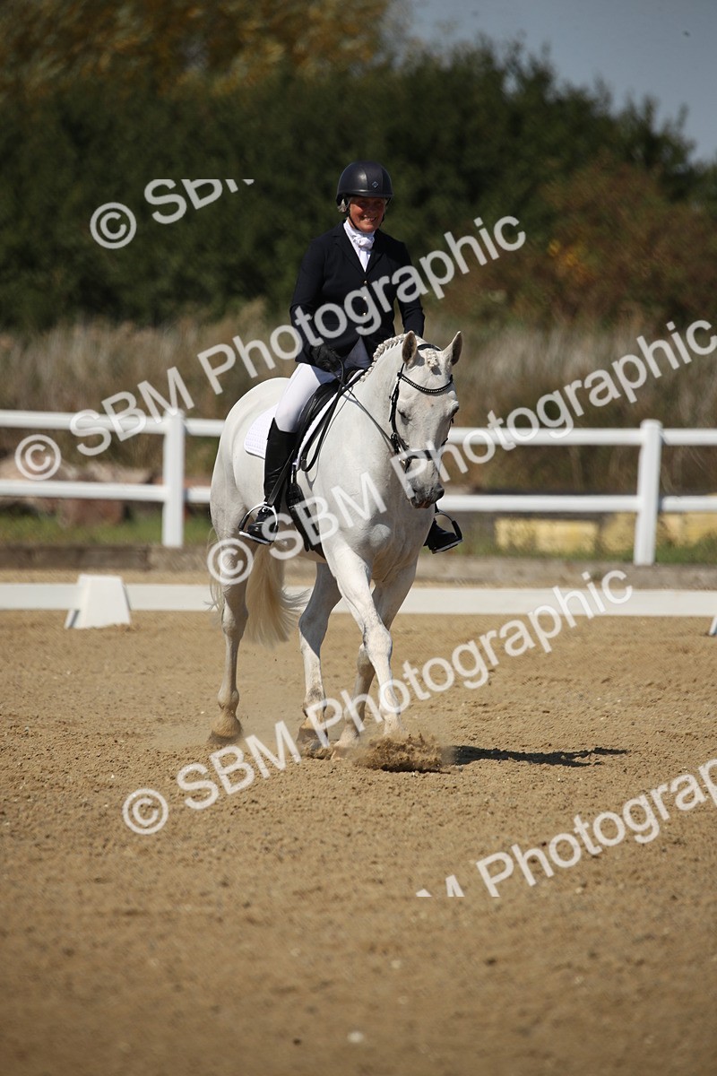 SBM_005028 - Class 11 - Novice 5 - 11.41-12.58