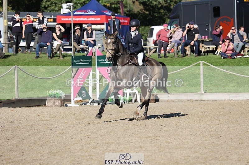 241027-114454-16963 - 319-Neve.Webber-MR.BUZZ