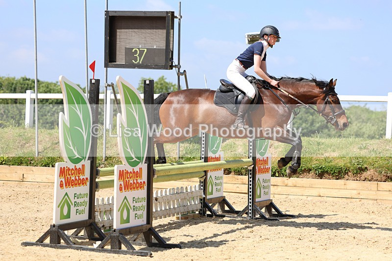 3E7A9473 - Class 8: Senior 80cm