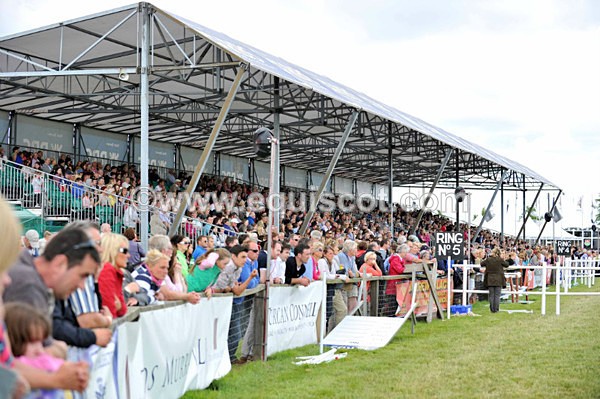 EQUISCOT 9383 - A WEE PEEK AT RHS 2013