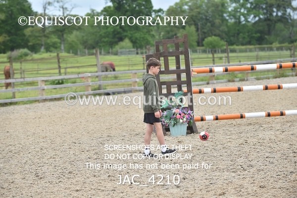 JAC_4210 - CLASS 6 Senior Foxhunter/ 1.20m Open
