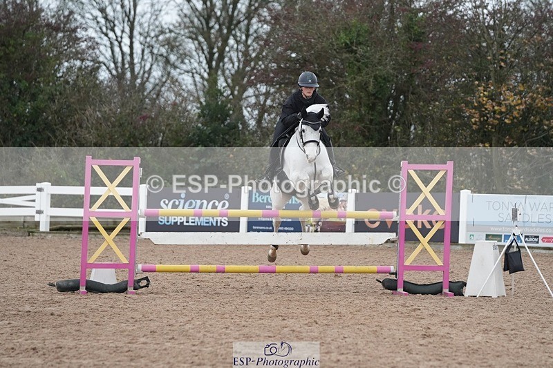 251109-114509-03619 - Cls 20 Newcomers and 1.10m Open