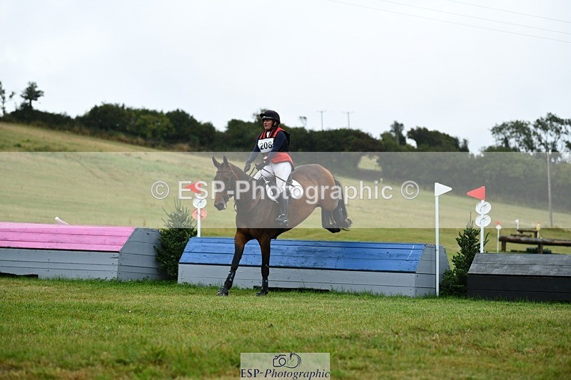 250830-112844-01406 - E-208-Imogen.Carter