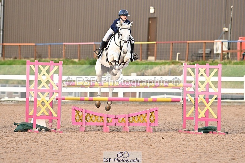 241117X-152326-05148 - Cls 19-20-21 Children on horses