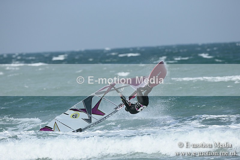 WS 020413-105 - Windsurfing