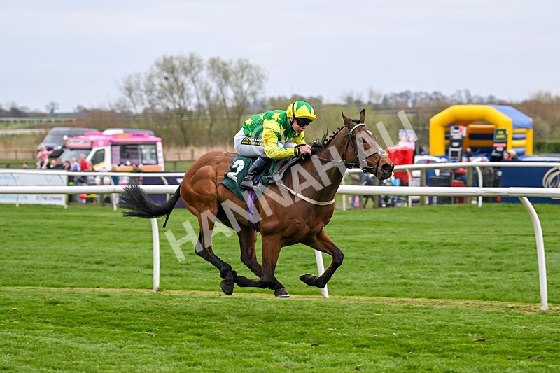 090425-Race 6-Green Pursuit-0214 - Race 6