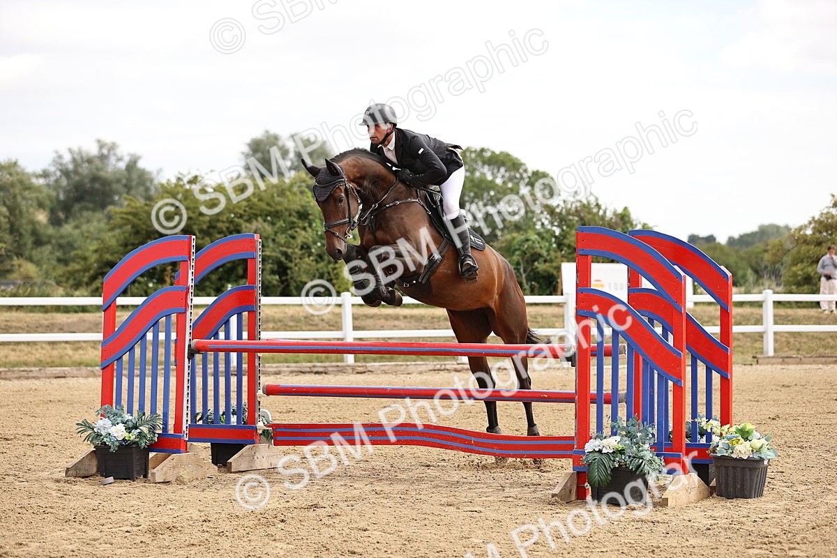 SBM_009560 - Class 8 - Senior Newcomers - 1.10  Open