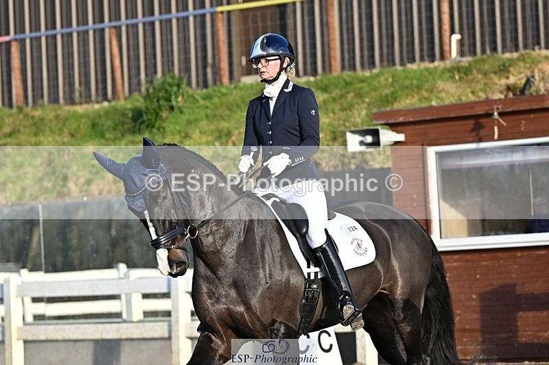 241214-135622-02671 - 124-isobel.goodwin-Milano.van.hof.olympia