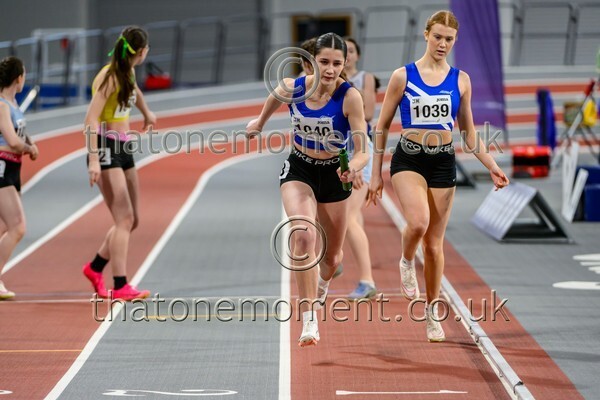 CombiMast25-925102 - Track Female Set One