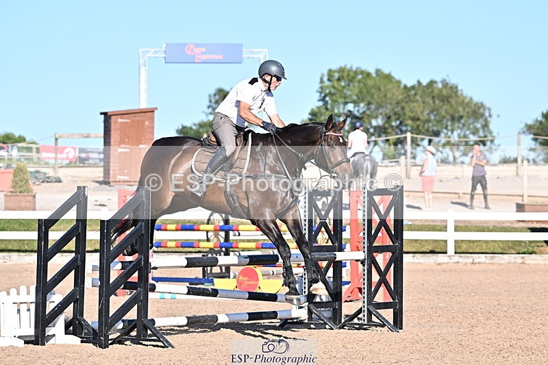 250708A-183120-00556 - 90cm Classes