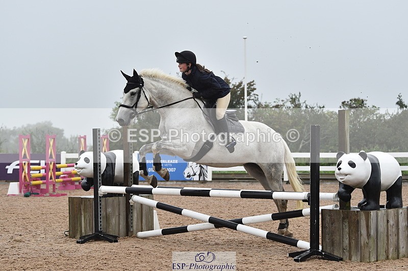 220829A-165910-00332 - 80cm Classes 5a 5b & 6