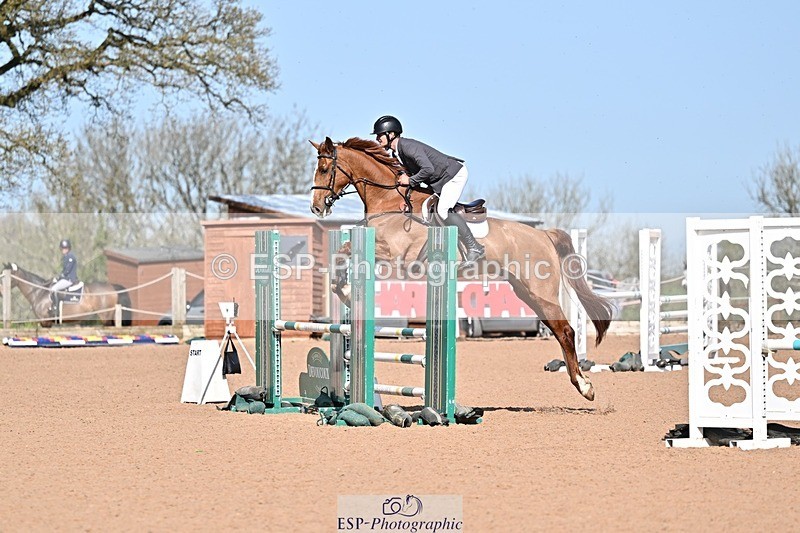 260408-104749-00238 - Cls 2 British Novice and 90cm
