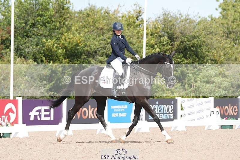 250906-115554-02063 - 034-Jasmine.SmithNigrasine.Rain