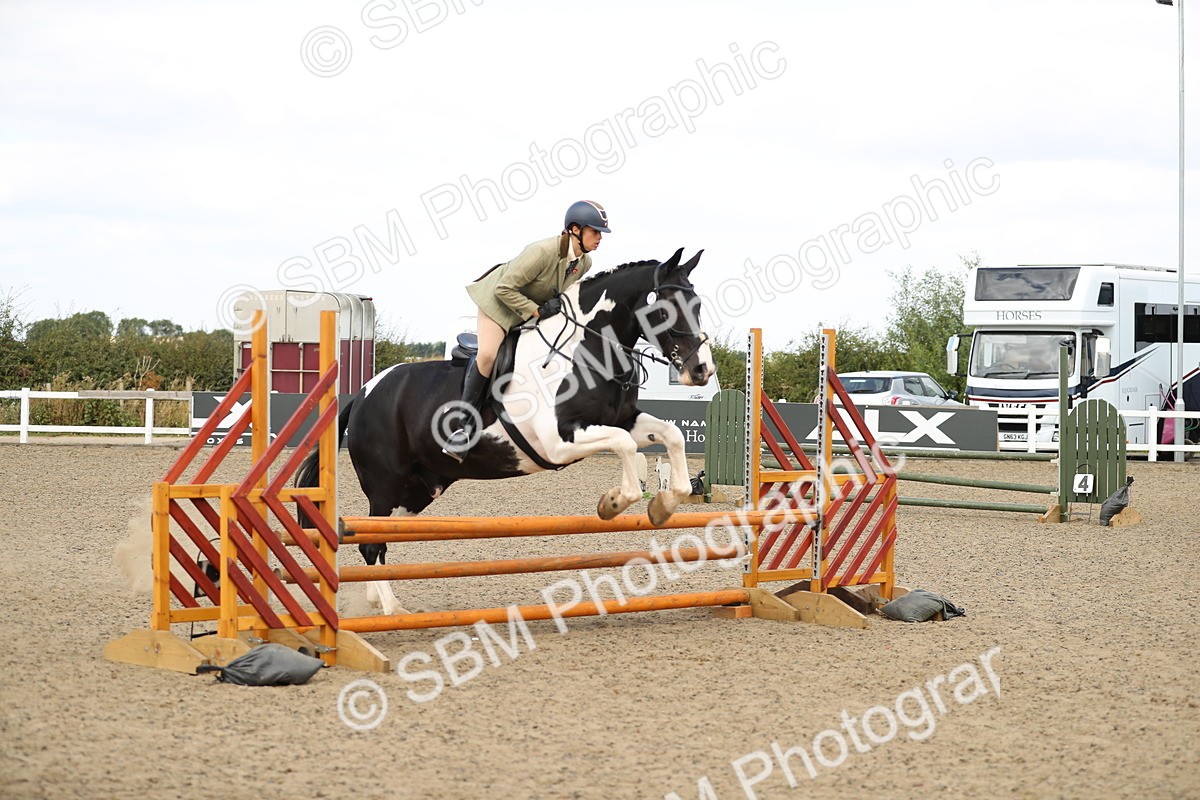 SBM_05662 - Class 48a Style & Performance 70cm (15-19)