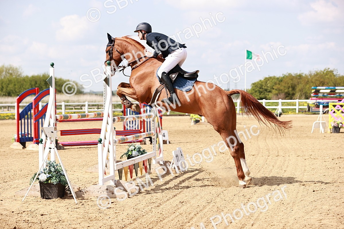  - Class 26 - Senior Foxhunter - 1.20m