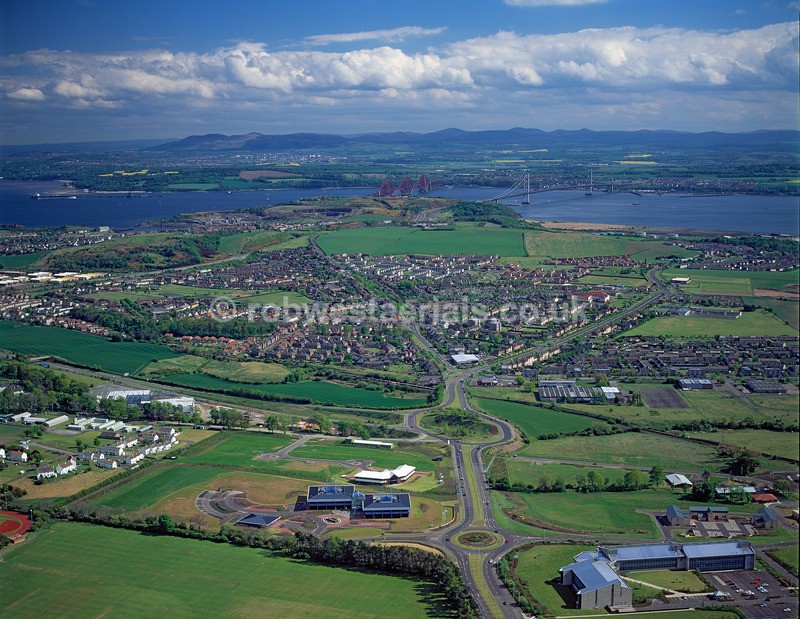 A00726H Carnegie Campus Rosyth in Fife to the Forth Bridges in 1995 - Settlements, infrastructure and attractions