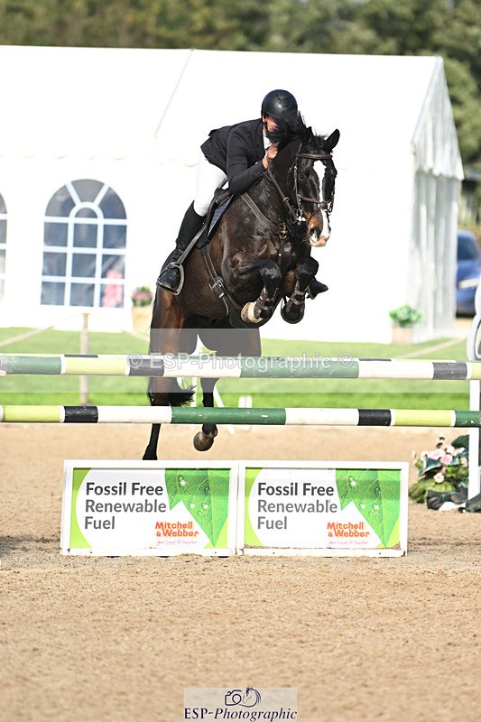 241025-124549-07731 - 226-Matteo.Gallucci-CASTLERICHMOND.WILLIAM