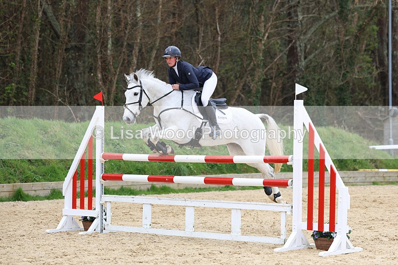 3E7A7584 - Class 8: Senior Newcomers/1.10m open