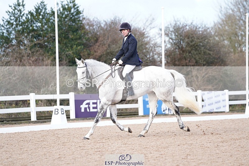 241214-130146-00556 - 105-Janine.Paterson-Machas.Grey