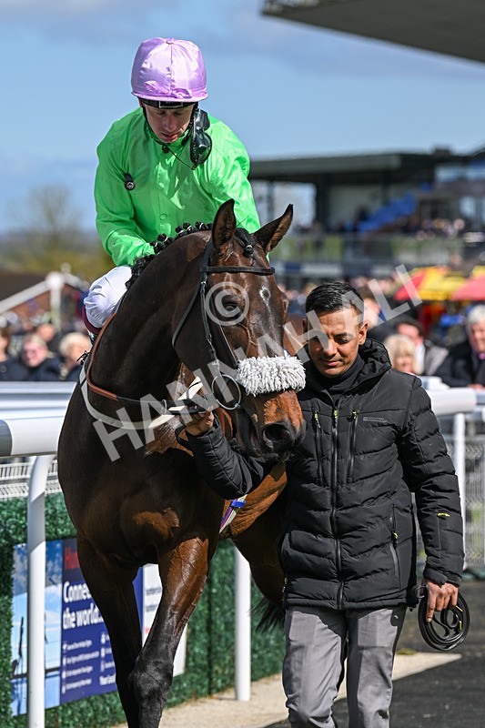 250424-Race 3-Dambuster-1049 - Race 3