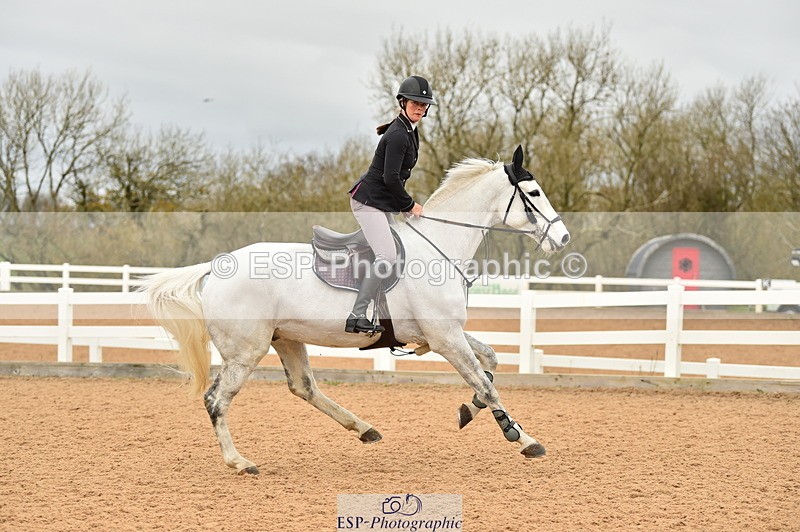 231122A-131142-00432 - Cls 4 Newcomers & 1.10m Open