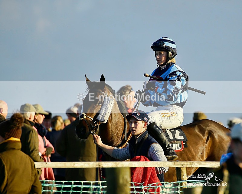 PtP 300122 680a - Equestrian