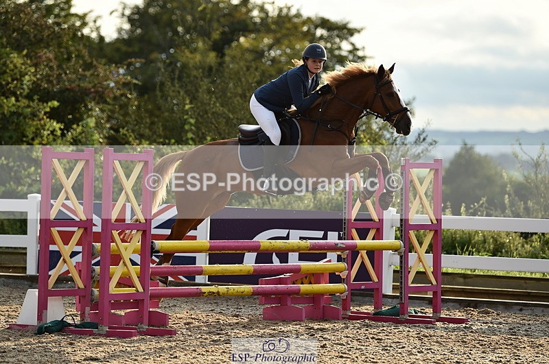 220829A-182416-00552 - 90cm classes