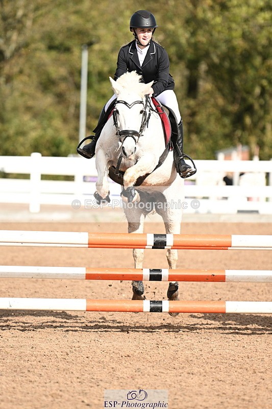 241026A-115421-00822 - SAT Cls 8 Pony Discovery and 90cm Open