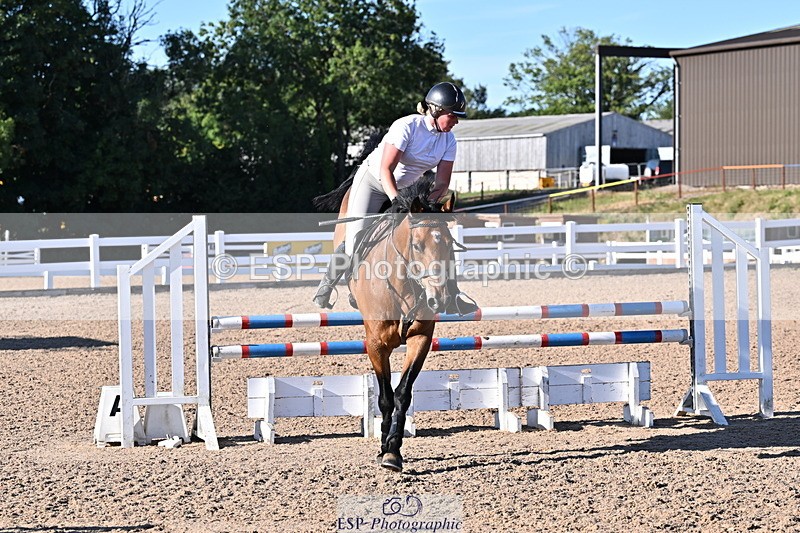 250708A-183707-00599 - 90cm Classes