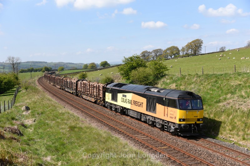 JL - 10.5.17 60087 6J37 Carlisle - Chirk, Tommy Halls Barn - Tommy Hall's Barn