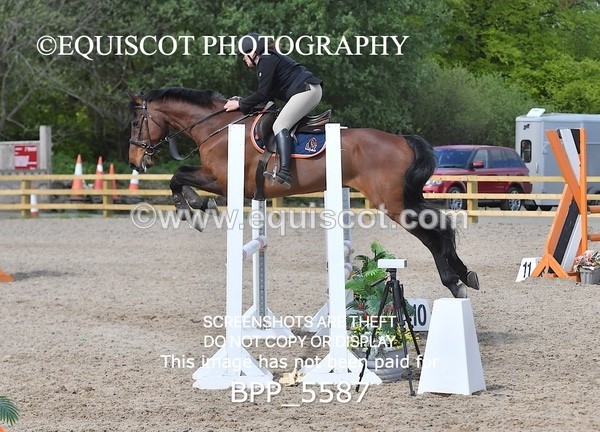 BPP_5587 - CLASS 24 SUN Senior BritiNovice/ 90cm Open