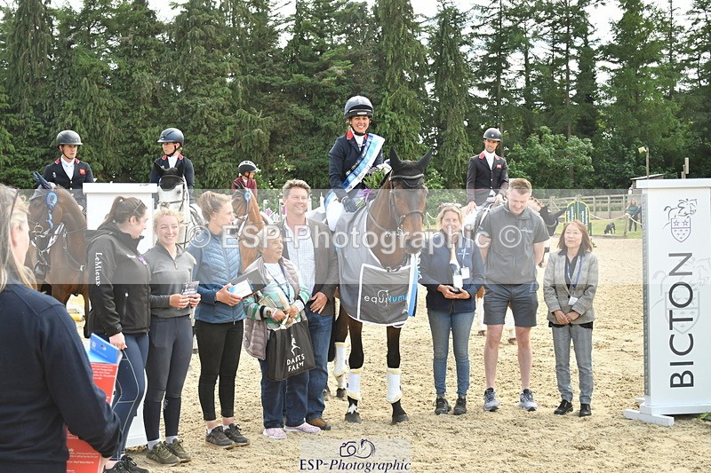 250525A-161245-18907 - Presentations Section C CCI 2 Star Long