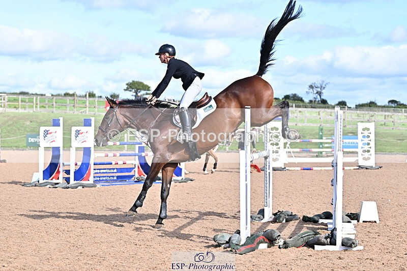 260923B-151527-00935 - Cls 06 Snr Fox & 1.20m Open