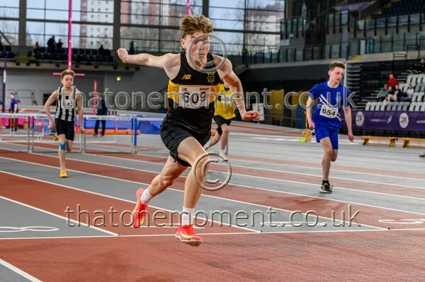 AgeInd25SAT-918385 - Track Male