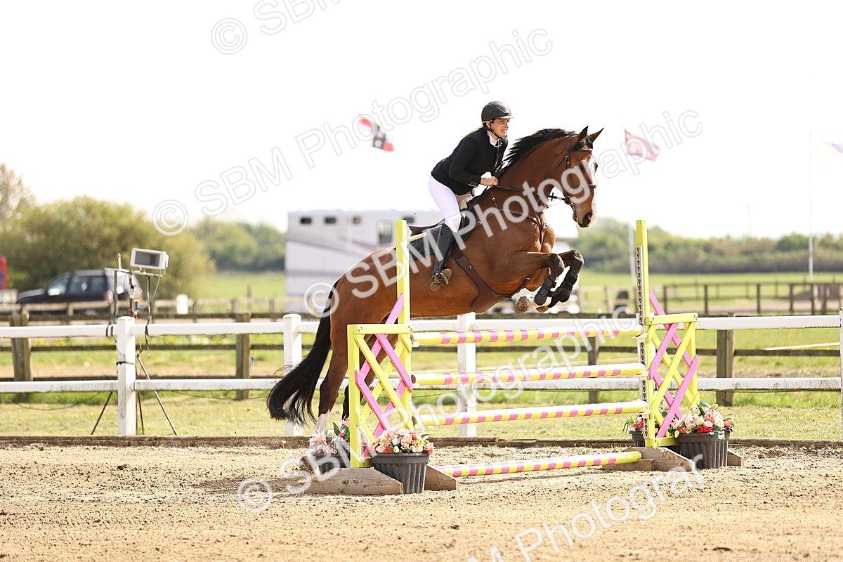  - Class 13 - Senior Foxhunter - 1.20m