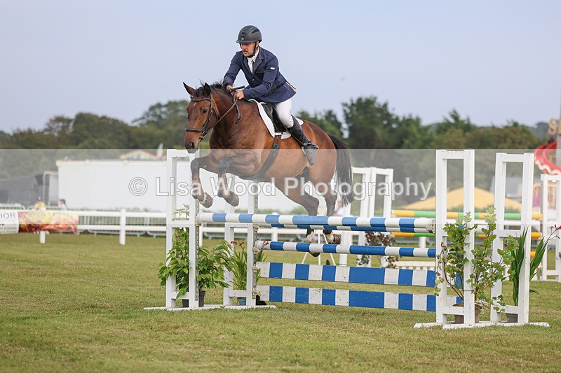 3E7A1000 - Class D: Showjumping Senior Newcomers/1.10m open