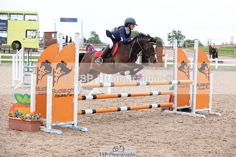 240630A-182824-16411 - Cls 28 Stepping Stones 128cm + 138cm