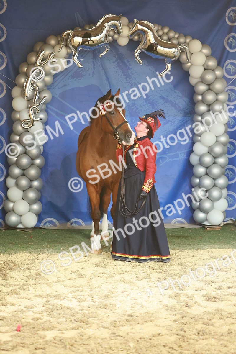 SBM_13760 - Class 104 - IH  Costume