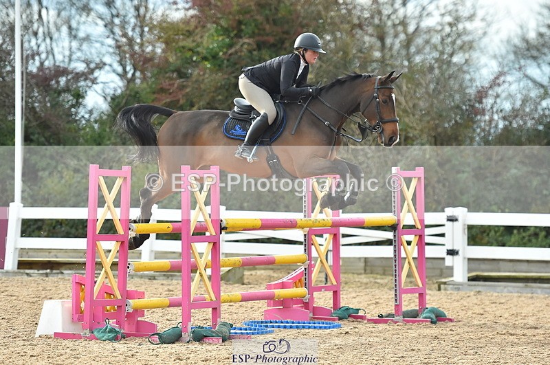 231111A-124836-01965 - Cls 12 Newcomers & 1.10m Open