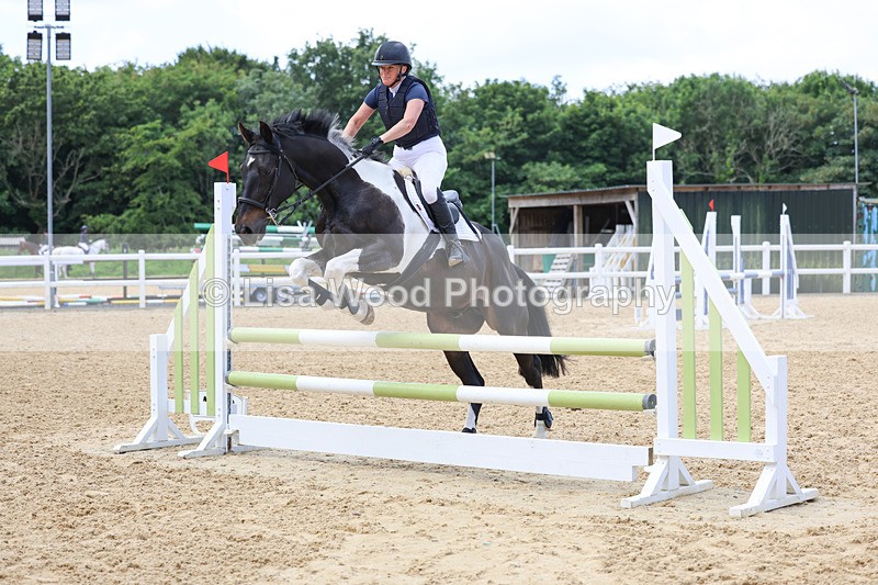 3E7A3064 - Class 4: Senior British Novice/90cm open