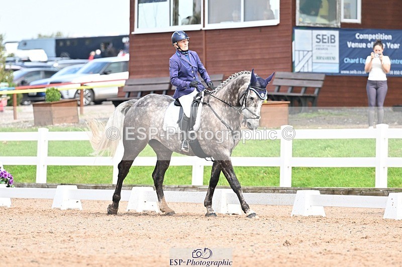 250907-133421-08531 - 008-Caroline.LynchHio.Easter.Rose