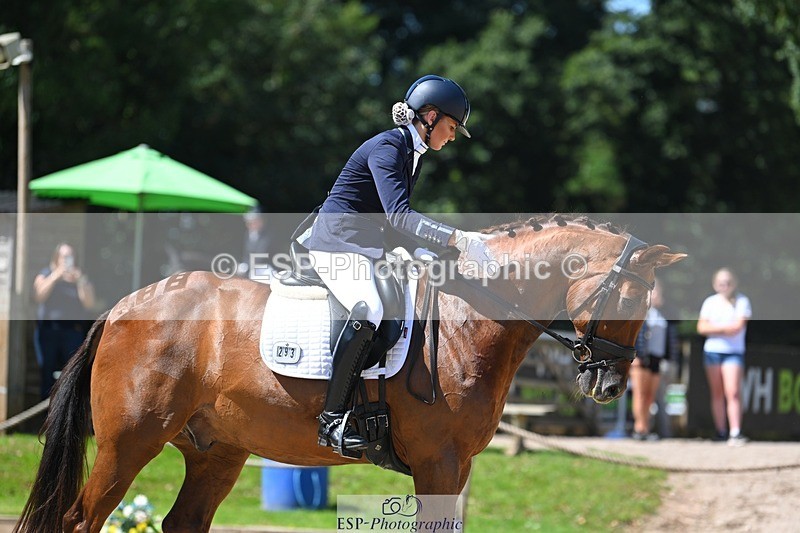 230811-115708-01129 - Cls 4 Adv Medium Silver