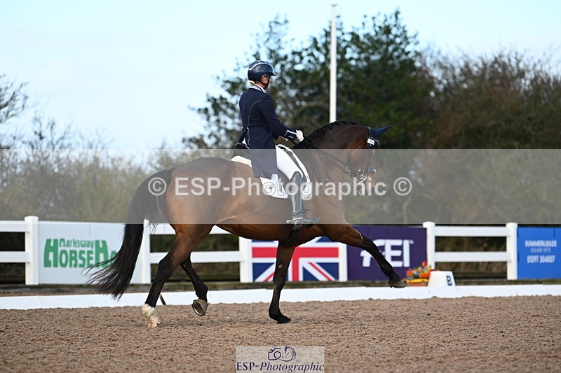 240218A-111008-06144 - 199-Nicola.Buchanan-St.Giles.flamboyant